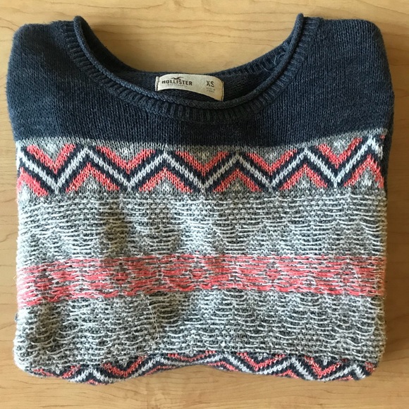 Hollister sweater with patterns💕 - Picture 1 of 5